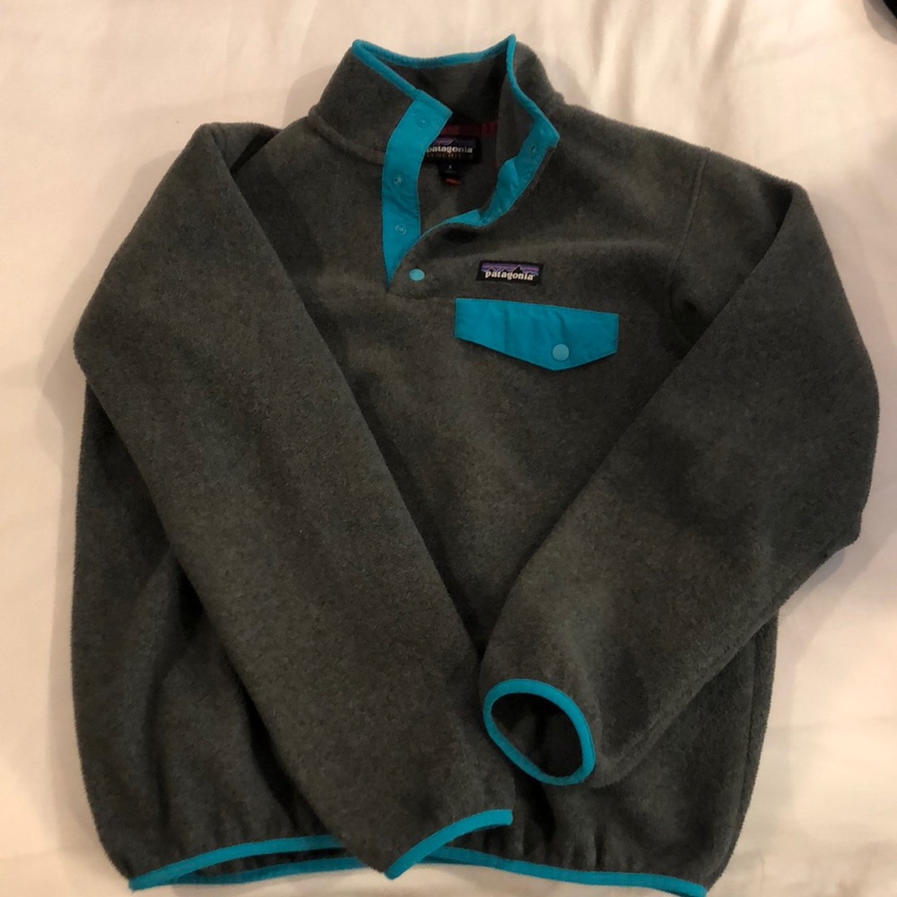 PATAGONIA: Grey with blue hem synchilla pullover